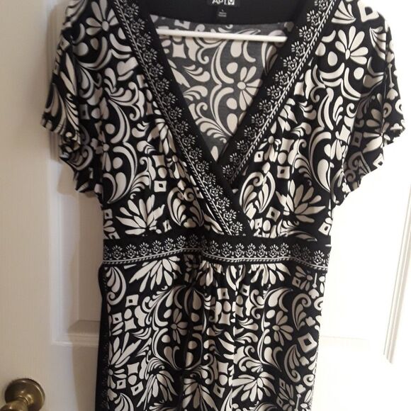 Apt 9 short sleeve top Size large - Picture 1 of 5